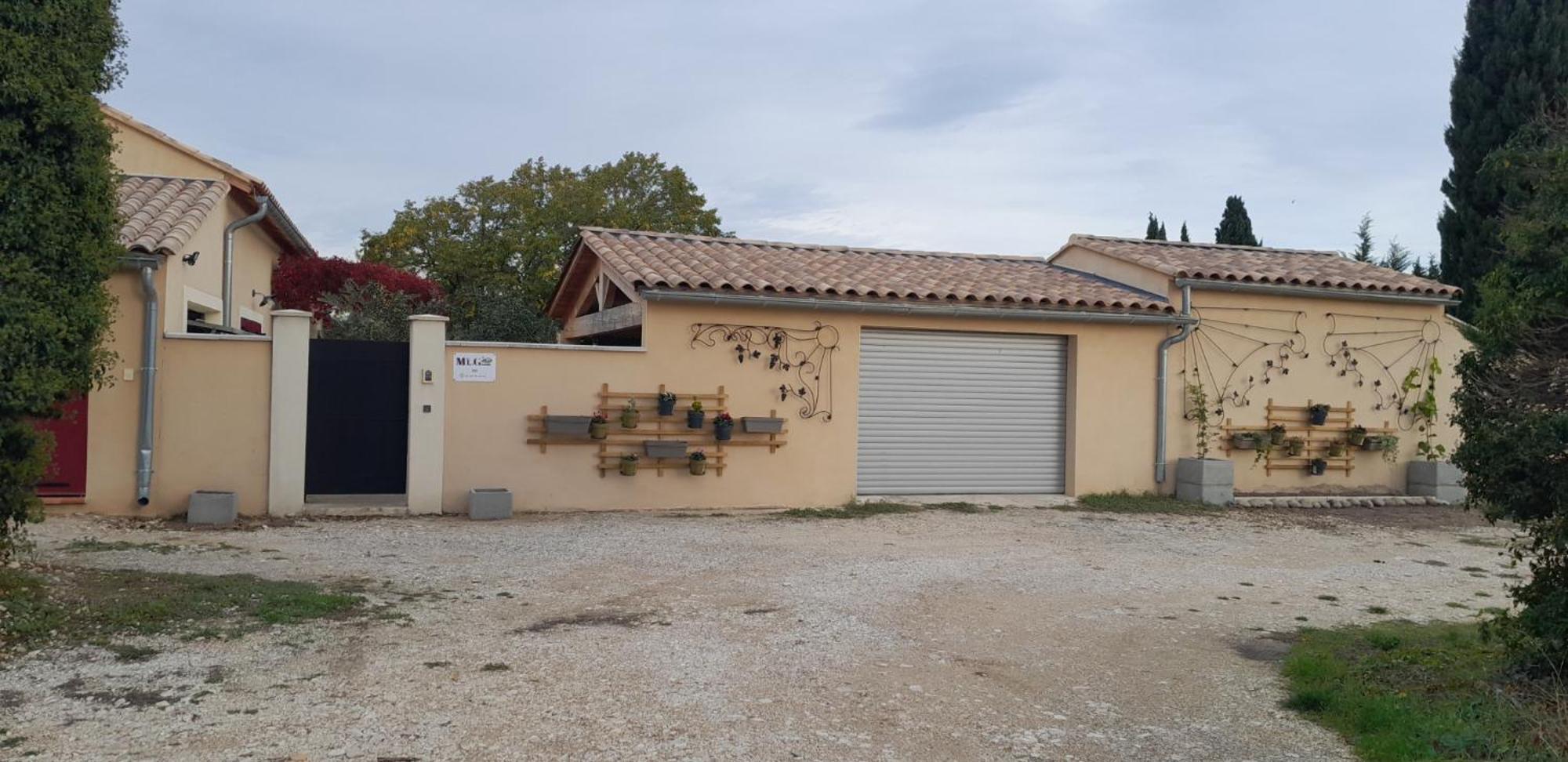 Mas La Gentille ,,, A La Campagne , Beautiful Outdoor , Swimming Pool , Pool House , Nice Green Garden , Bbq ,,, Only For You , Pour Passer Un Sejour Inoubliable Pernes-les-Fontaines Exteriér fotografie