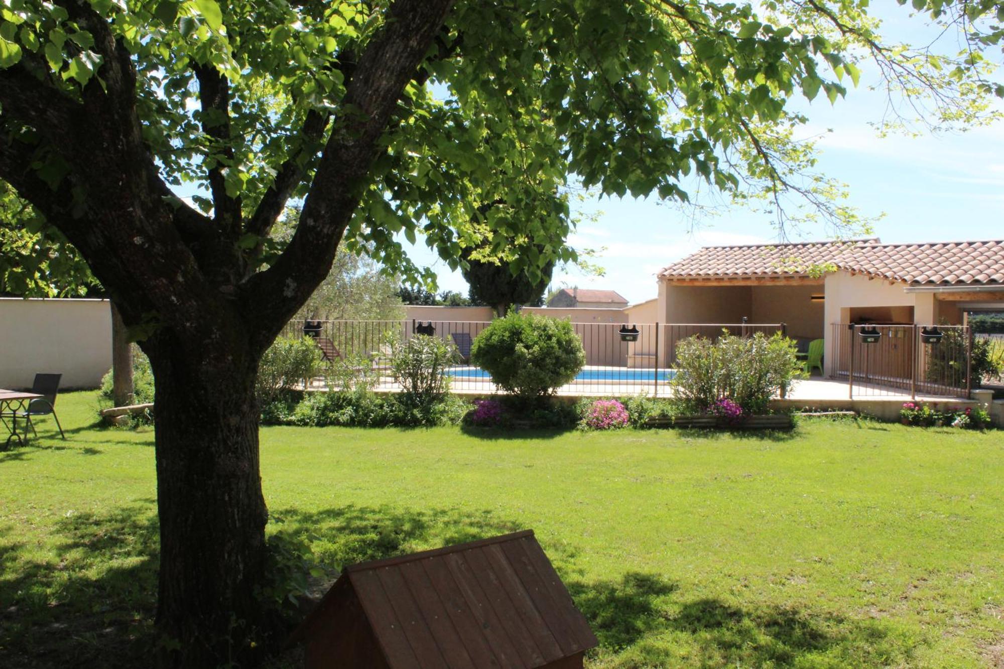 Mas La Gentille ,,, A La Campagne , Beautiful Outdoor , Swimming Pool , Pool House , Nice Green Garden , Bbq ,,, Only For You , Pour Passer Un Sejour Inoubliable Pernes-les-Fontaines Exteriér fotografie